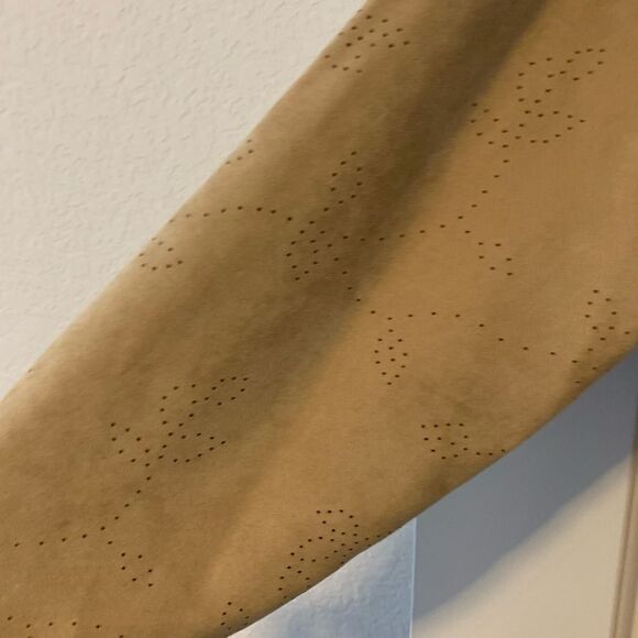 Croft & Barrow Women’s micro suede top.  Size: XL.  Button down, side slits. - Picture 2 of 6